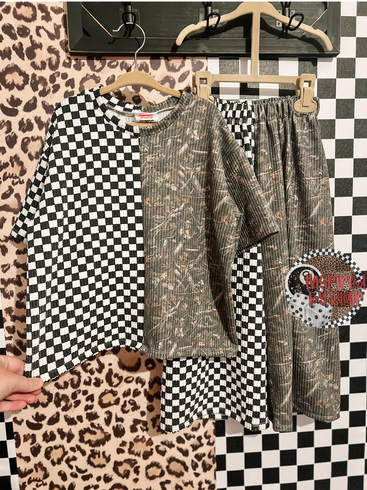 Comfy top + flow pants split (camo + checkers)