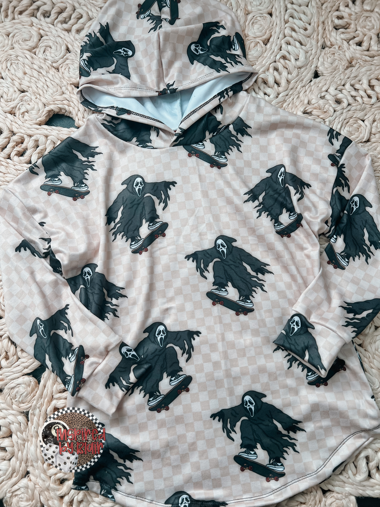 6/7 hooded tee