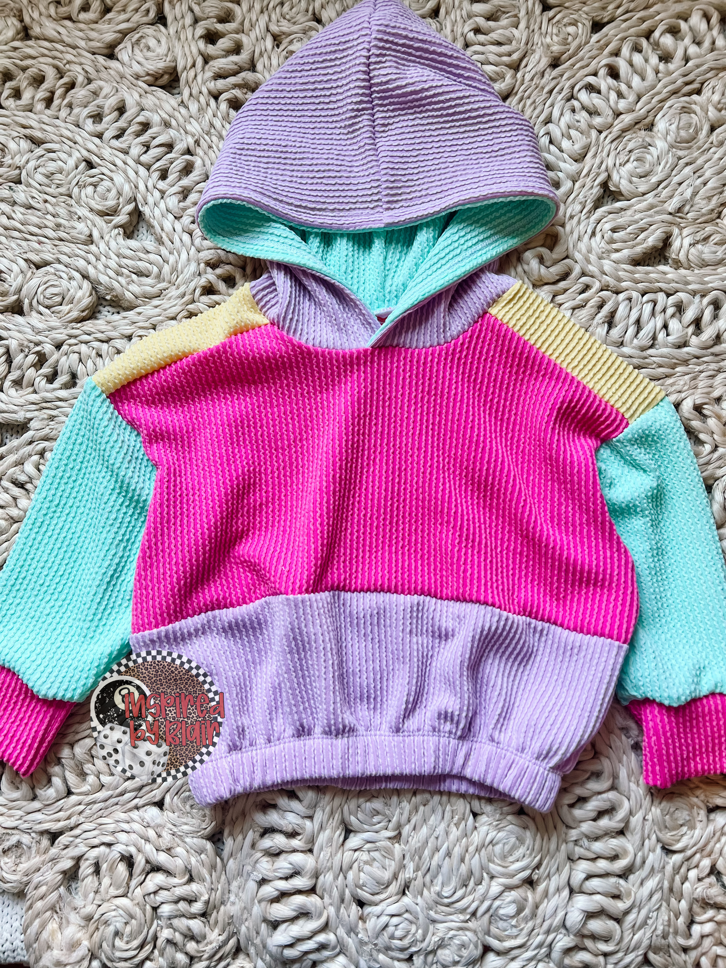 2t block party pullover